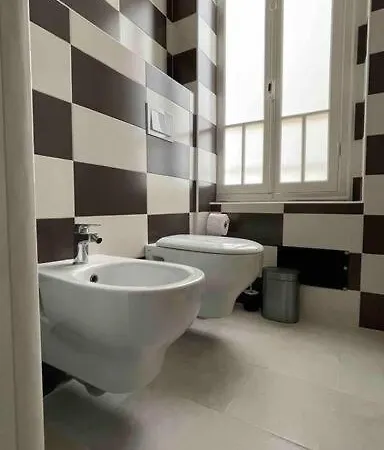 Lemon House In The Center Pesante *