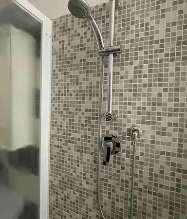 Lemon House In The Center Pesante *