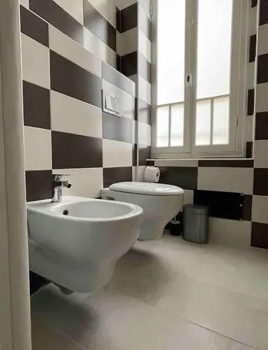 Lemon House In The Center Pesante *