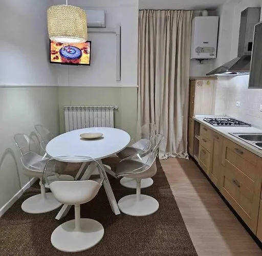 Lemon House In The Center Pesante *